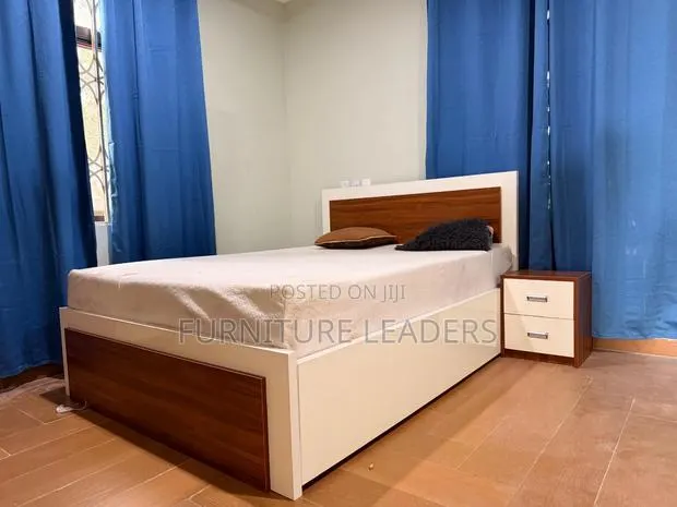 Queen Size Bed · Photo 1