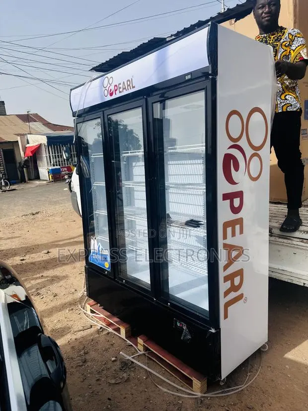 Durable Body Display Fridge PVC-150 · Photo 1