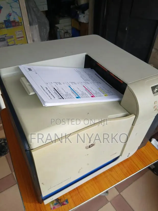HP Color Laserjet Cp3525x · Photo 1