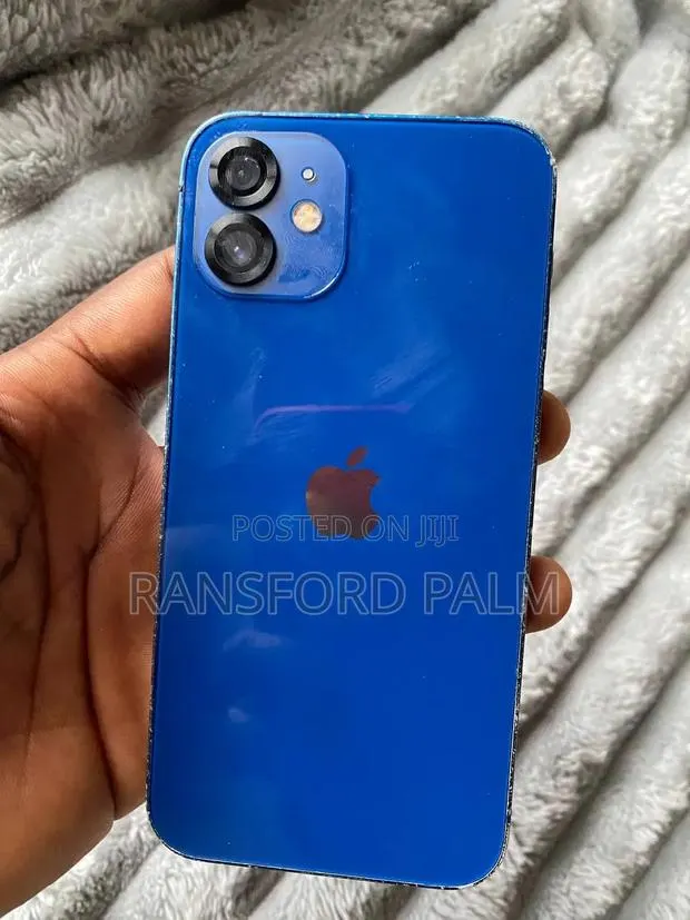 Apple iPhone 12 64 GB Blue · Photo 1