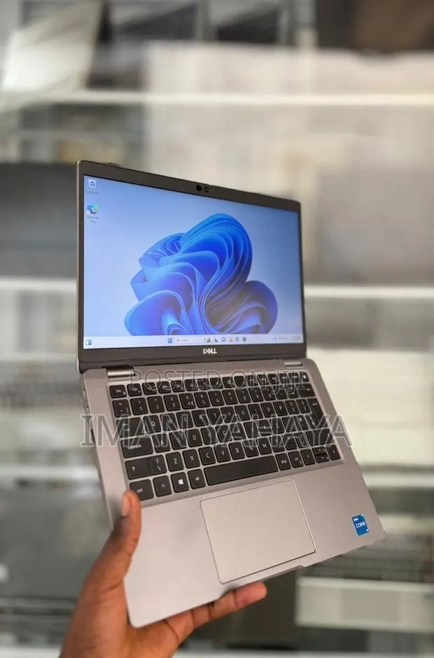 Laptop Dell Latitude 5320 8GB Intel Core i5 SSD 256GB · Photo 1