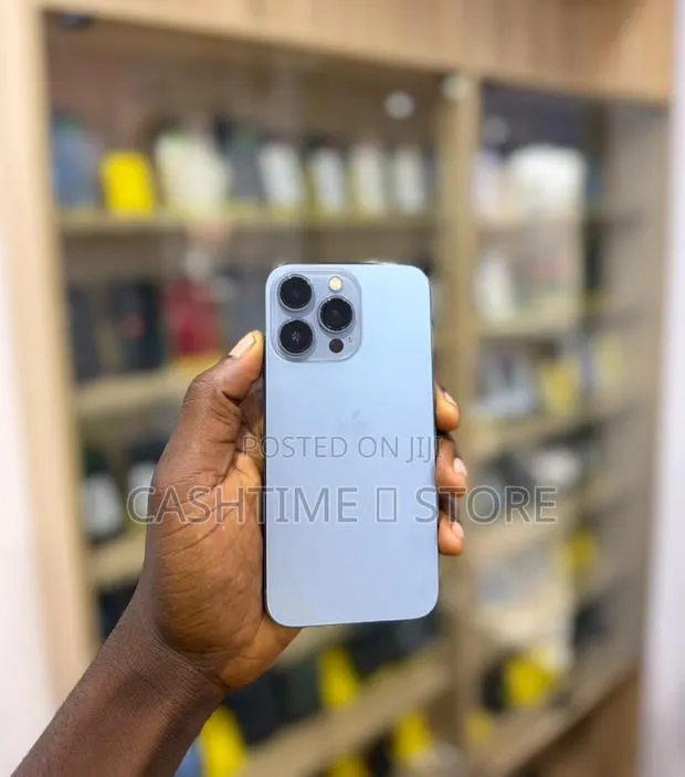 Apple iPhone 13 Pro 128 GB Gray · Photo 1