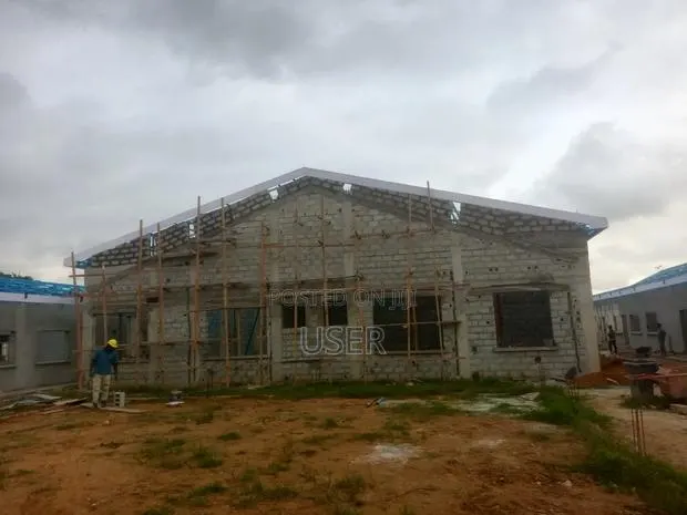 Professional Roofing Installer · Photo 1