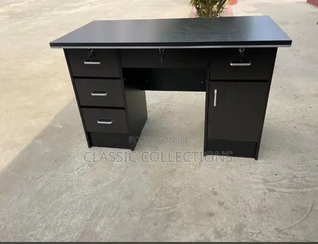 Office Desk · Photo 1