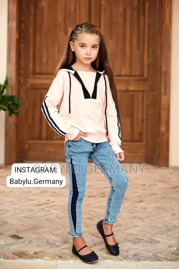Pink Girl Sweater and Blue Jeans Set : Turkey Imported · Photo 1