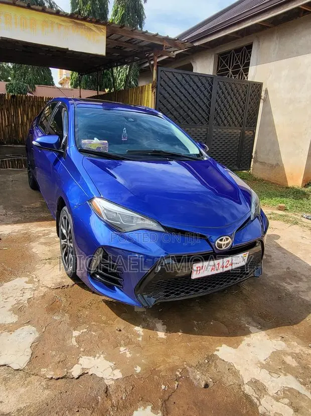 Toyota Corolla SE 4dr Sedan (1.8L 4cyl CVT) 2017 Blue · Photo 1