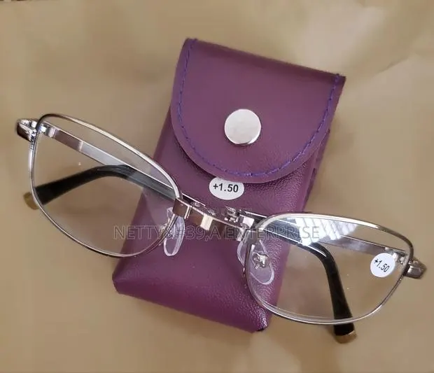 Foldable Reading Glasses (Silver) · Photo 1