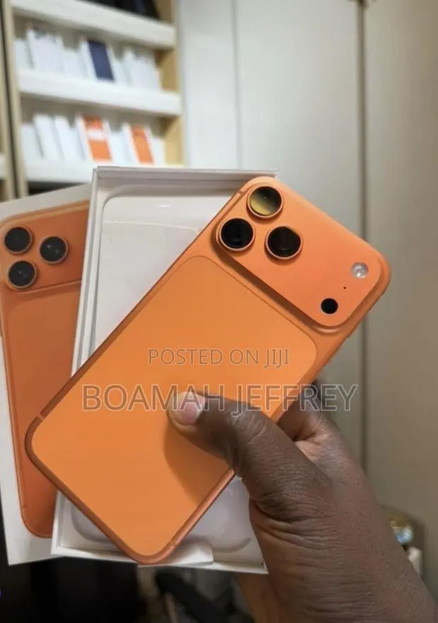 Apple iPhone 17 Pro Max 512 GB Orange · Photo 1