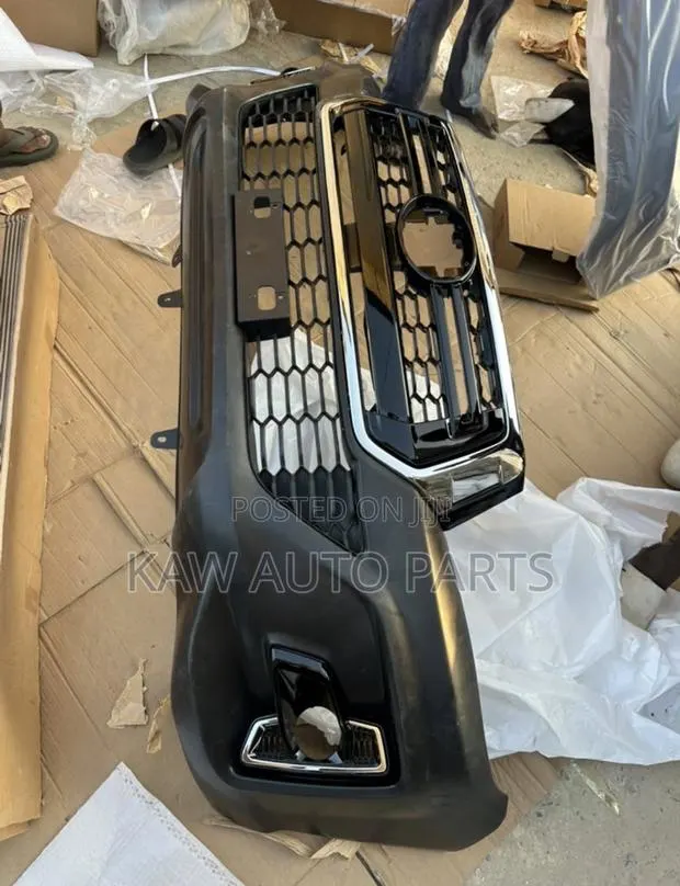 2018,2019,2020,2021 Front Bumper Tour Toyota Hilux · Photo 1