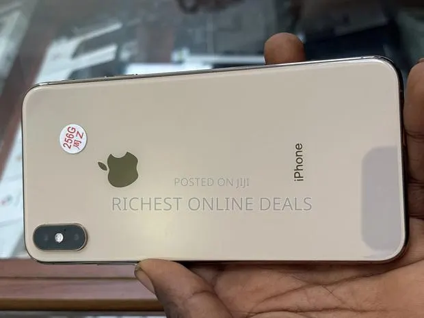 Apple iPhone XS Max 256 GB Gold · Photo 1