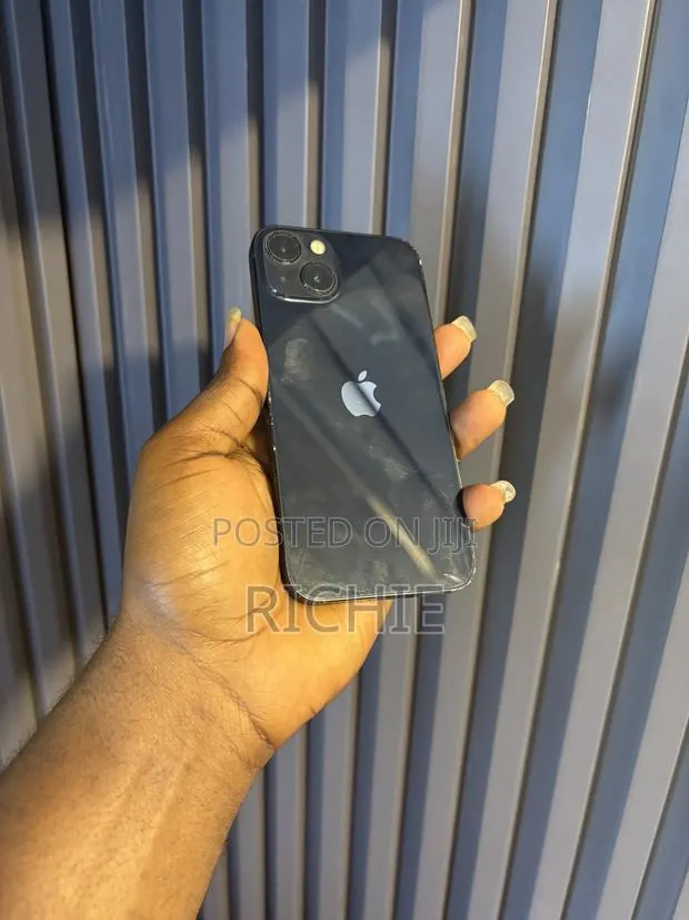 Apple iPhone 13 128 GB Black · Photo 1