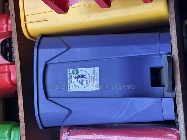 Plastic 60 Liters Pedal Dustbin · Photo 1