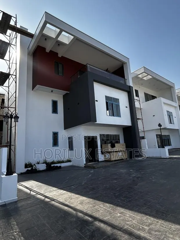 4bdrm Townhouse/Terrace in East Airport, Spintex for sale · Photo 1