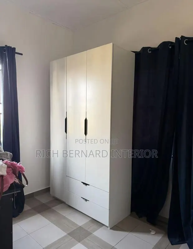 Modern 2in1 White Wardrobe · Photo 1