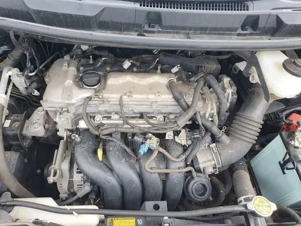 Engine Toyota Voxy 3ZR FAE · Photo 1