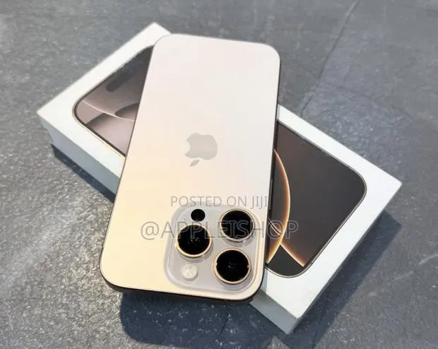 Apple iPhone 16 Pro Max 512 GB Gold · Photo 1