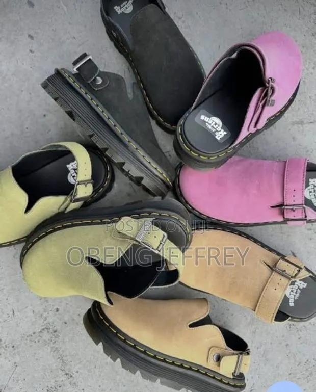 Original Dr Martens Half Shoe in Colours · Photo 1