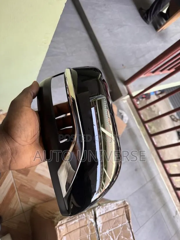 Toyota Landcruiser Prado 2010 to 2018 Mirror Cover · Photo 1