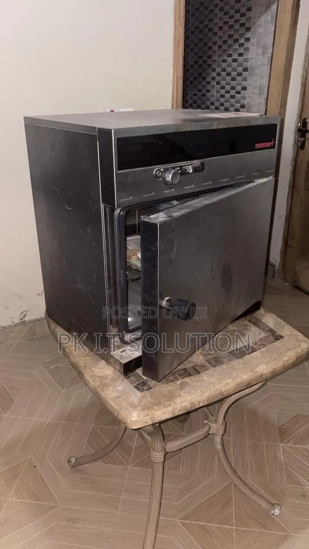 Memmert Laboratory Drying Oven · Photo 1