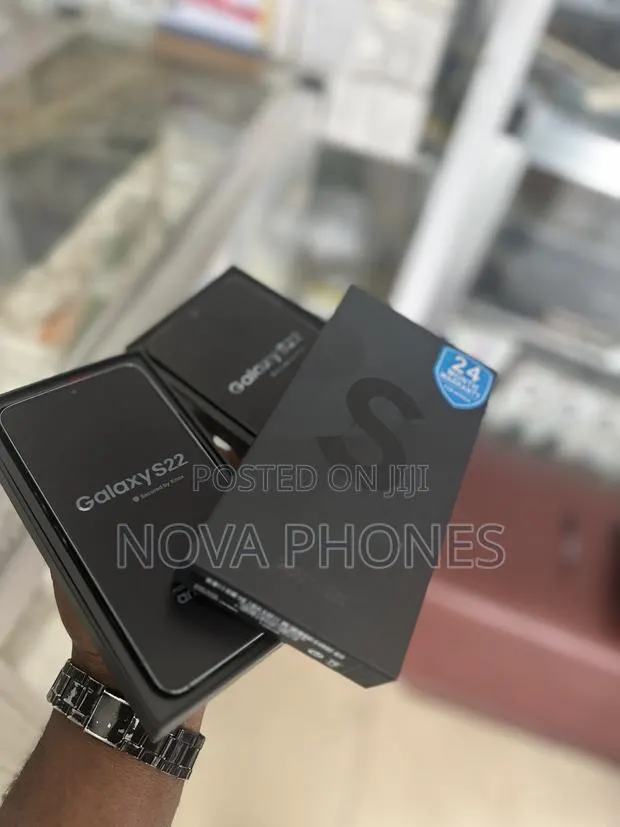 New Samsung Galaxy S22 5G 256 GB Blue · Photo 1