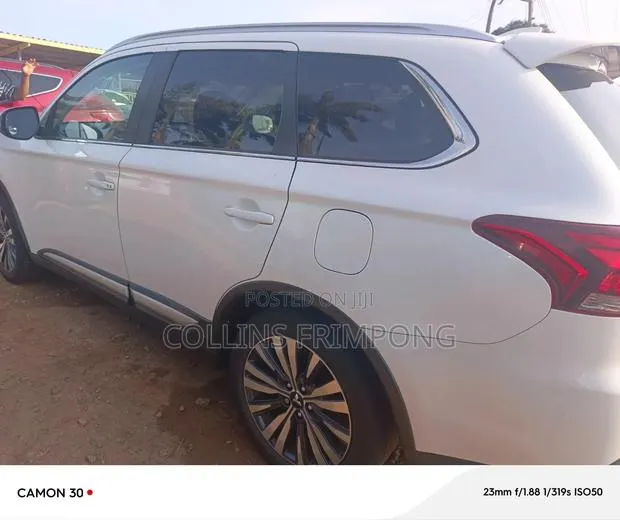 Mitsubishi Outlander 2020 White · Photo 1