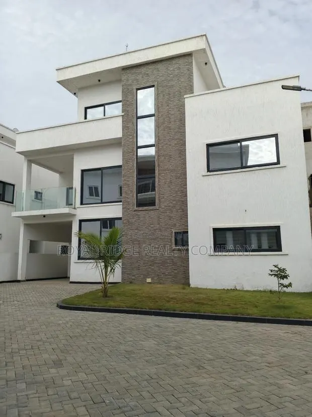 Furnished 4bdrm House in East Airport, Accra Metropolitan for rent · Photo 1