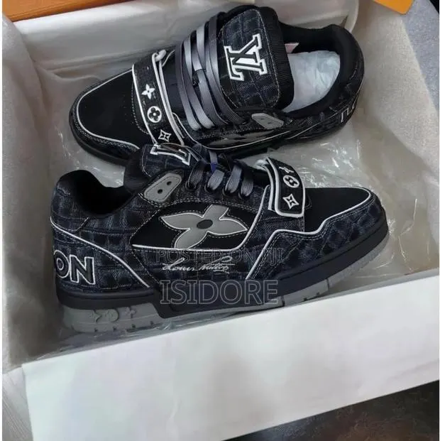 Louis Vuitton Trainers · Photo 1
