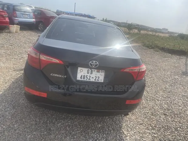 Toyota Corolla LE 4dr Sedan (1.8L 4cyl CVT) 2017 Black · Photo 1