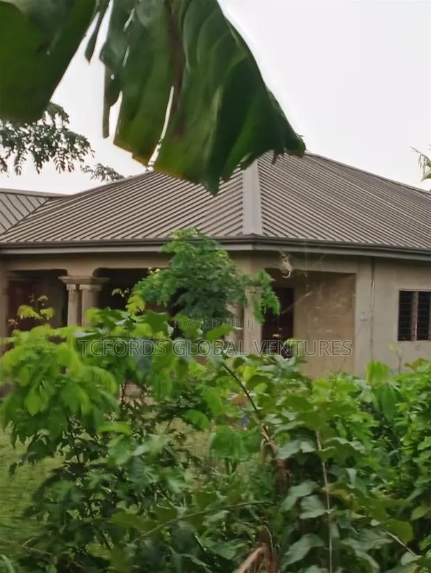 4bdrm Bungalow in Main Station for sale · Photo 1