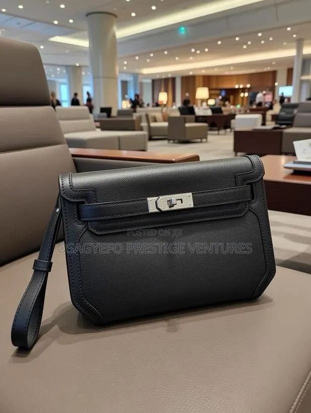 Executive Designer-Inspired Clutch Bag · Photo 1