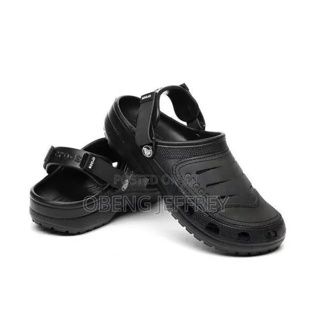Unisex Crocs in Colours · Photo 1