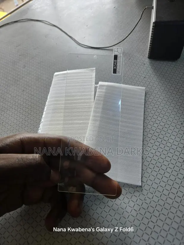 Samsung Galaxy Z Fold 6 Screen Protector · Photo 1