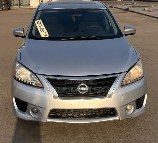 Nissan Sentra SR 4dr Sedan (1.8L 4cyl CVT) 2015 Silver · Photo 1