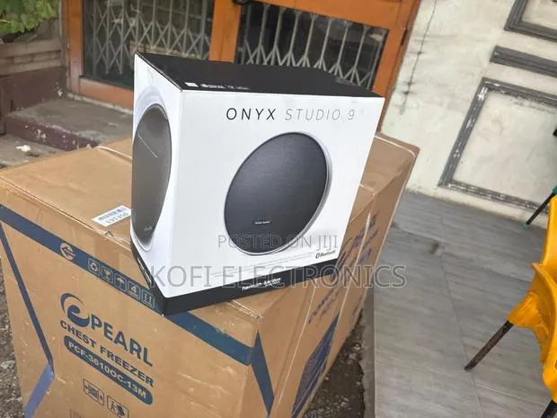 Onyx Studio 9 Bluetooth Speaker Rich Dynamic Audio · Photo 1