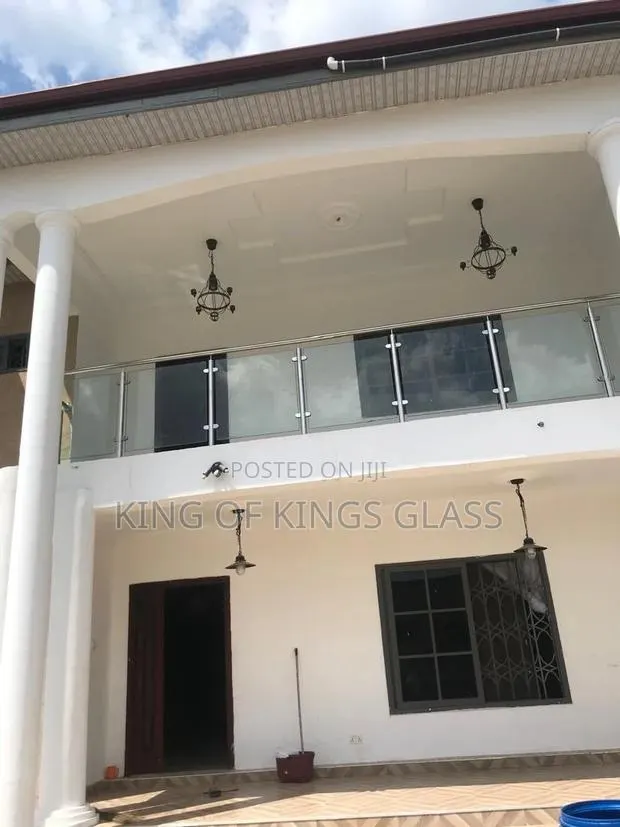 Stainless Steel and Glass Balusters · Photo 1