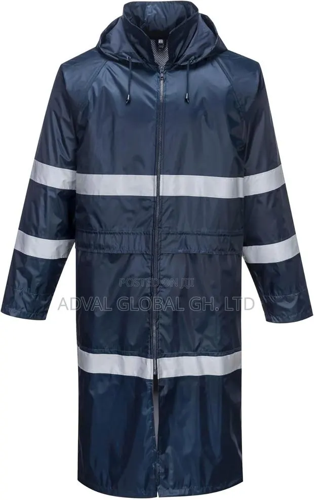 Raincoat With Reflector · Photo 1