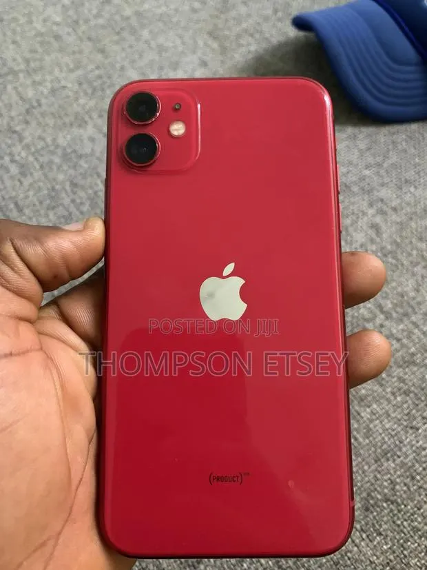 Apple iPhone 11 64 GB Red · Photo 1