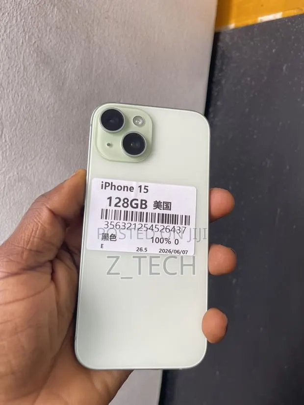 New Apple iPhone 15 128 GB Green · Photo 1
