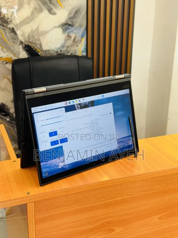 Laptop Lenovo ThinkPad X380 Yoga 8GB Intel Core i5 SSD 256GB · Photo 1