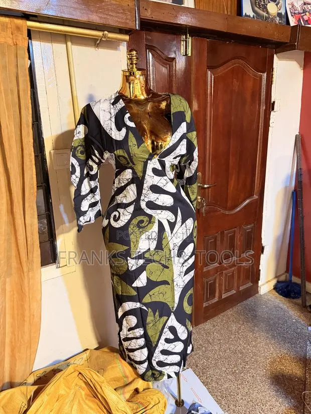 52 PCS Mixed Bulk Shein Dresses · Photo 1