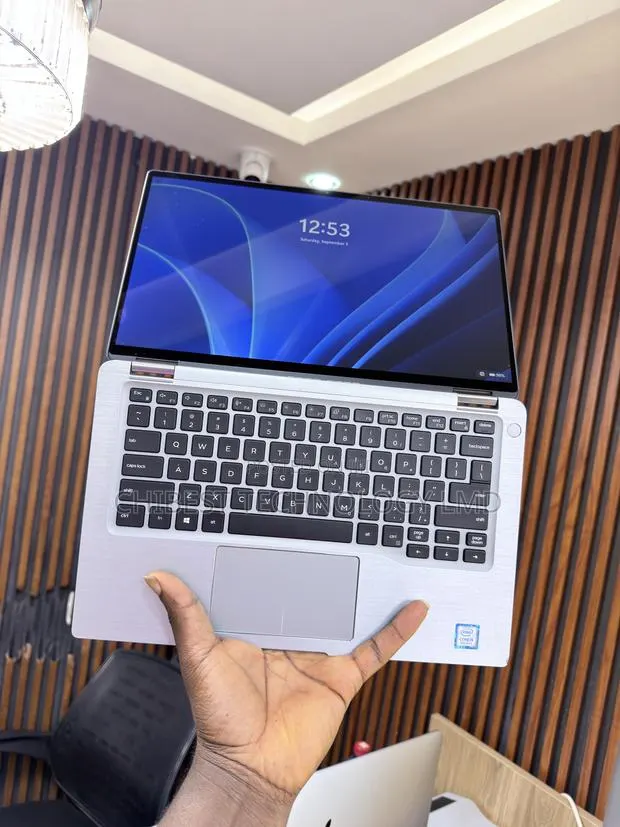 Laptop Dell Latitude 7400 2-in-1 8GB Intel Core i5 SSD 256GB · Photo 1
