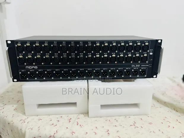 MIDAS DL32 Stage Box · Photo 2