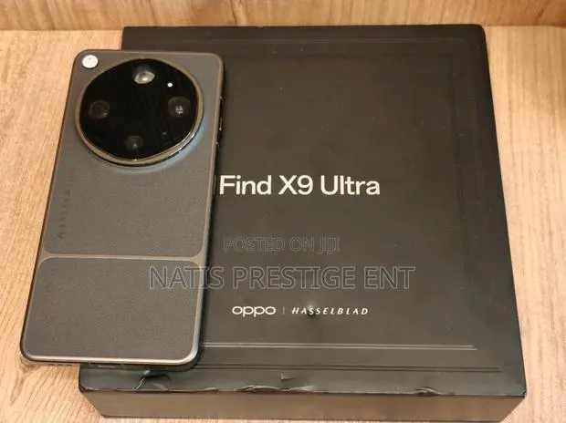 Oppo Find X9 Ultra 1 TB Silver · Photo 1