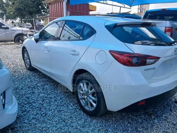 Mazda 3 2015 White · Photo 1