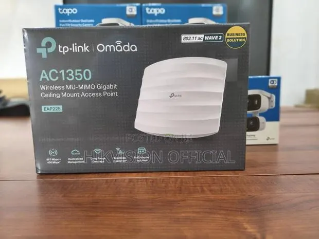 Eap225=Ac1350 Wireless Mu-Mimo Gigabit Ceiling Mount Access Point · Photo 1
