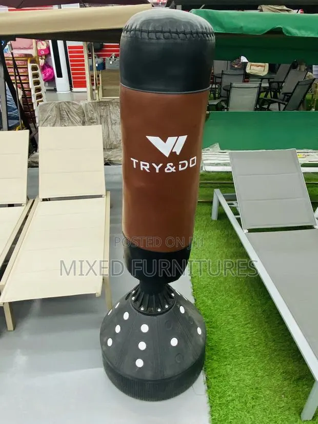 Heavy Punching Boxing Bag With Cup Base Freestanding · Photo 1