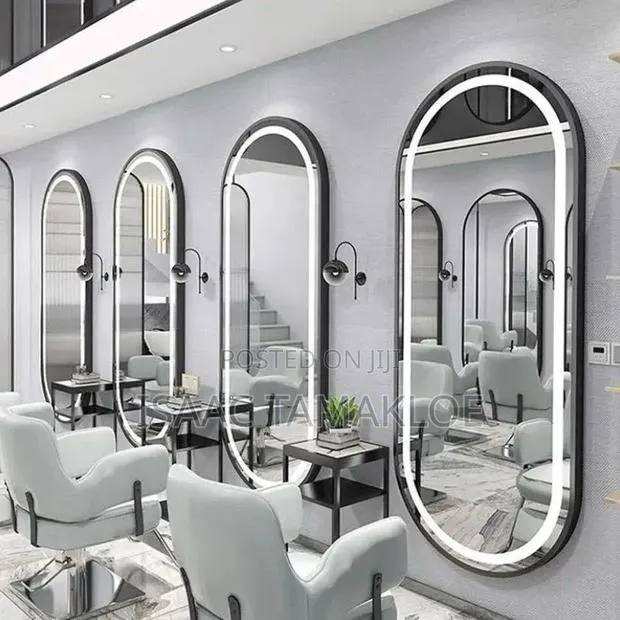 Saloon/Barbering Led Mirror · Photo 1