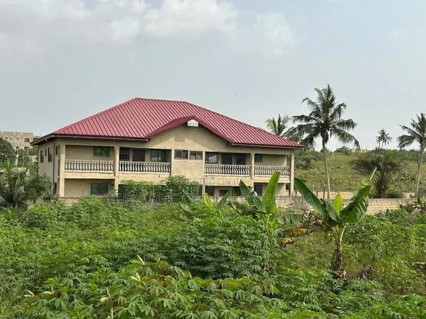 8bdrm House in Apowa Estate, Takoradi for sale · Photo 1