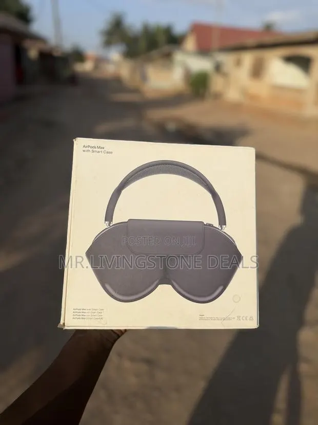 AirPod Max With Smart Case · Photo 1