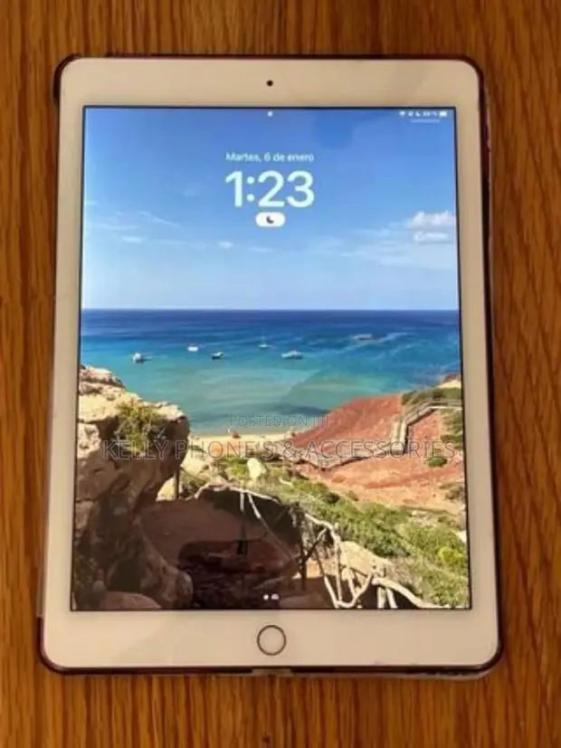 Apple iPad Pro 9.7 (2016) 128 GB Silver · Photo 1